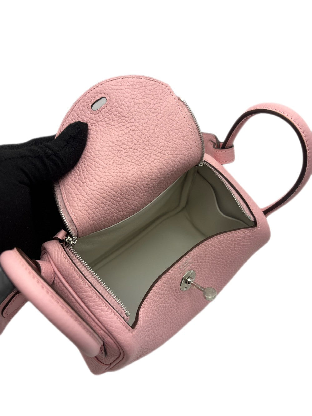 Brand New. Hermes Mini Lindy Rose Sakura/New White Clemence PHW. GPY245UH|17416