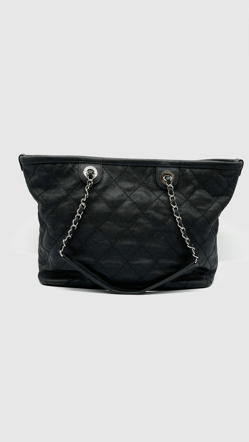 Preowned. Chanel CC Quilted Tote Bag Black Caviar. 20869935|9870