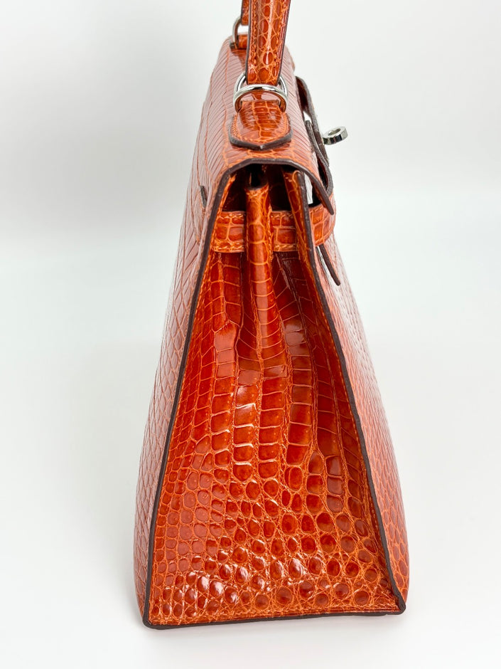 Preowned. Hermes Kelly 28 Alligator Orange. H02509|3430