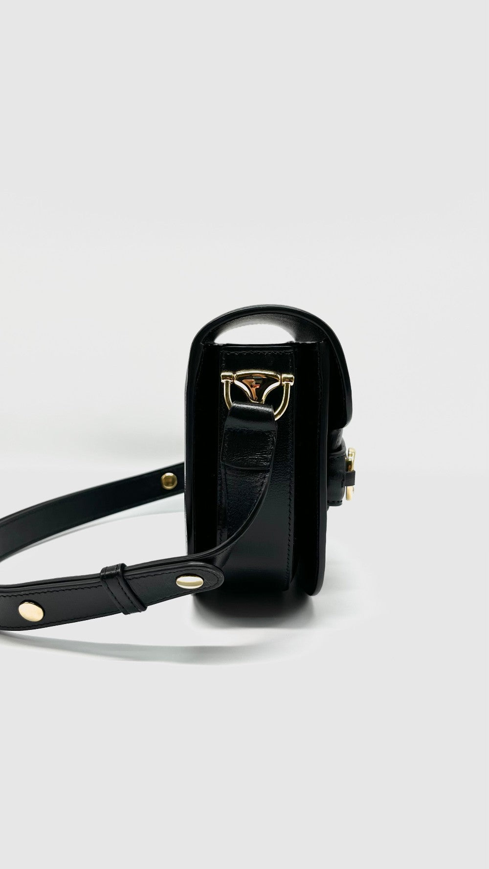 Like New. Gucci Horsebit Mini Round Black GHW|8465