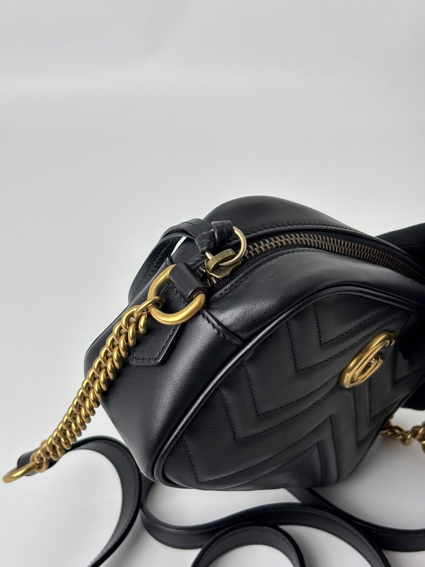 Preowned. Gucci Marmont Camera Case Black. 448065-204991|5870