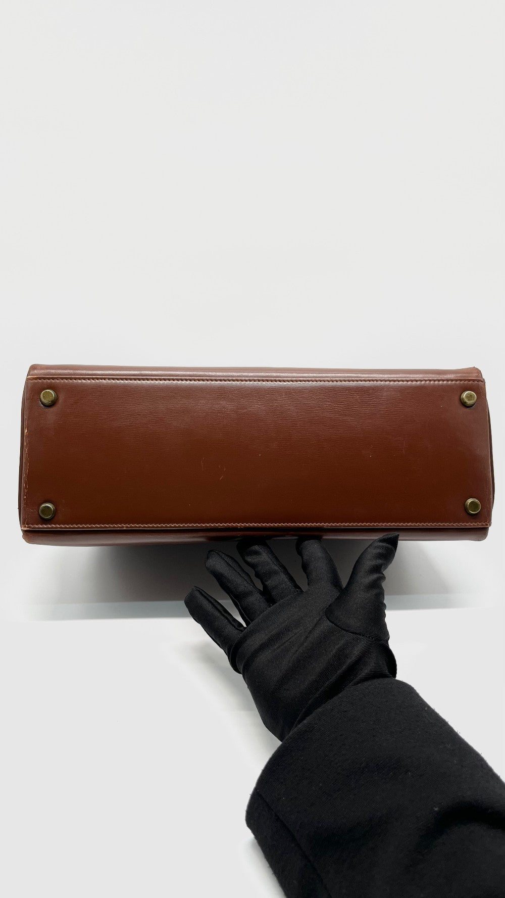 Preowned. Hermes Kelly 32 Vintage Box Brown GHW. Circle H MA|13924