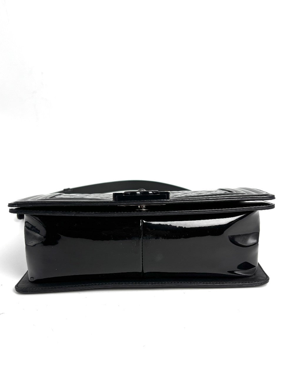 [SALE] Preowned. Chanel Leboy New Medium Patent Black SHW. 20489988|11071