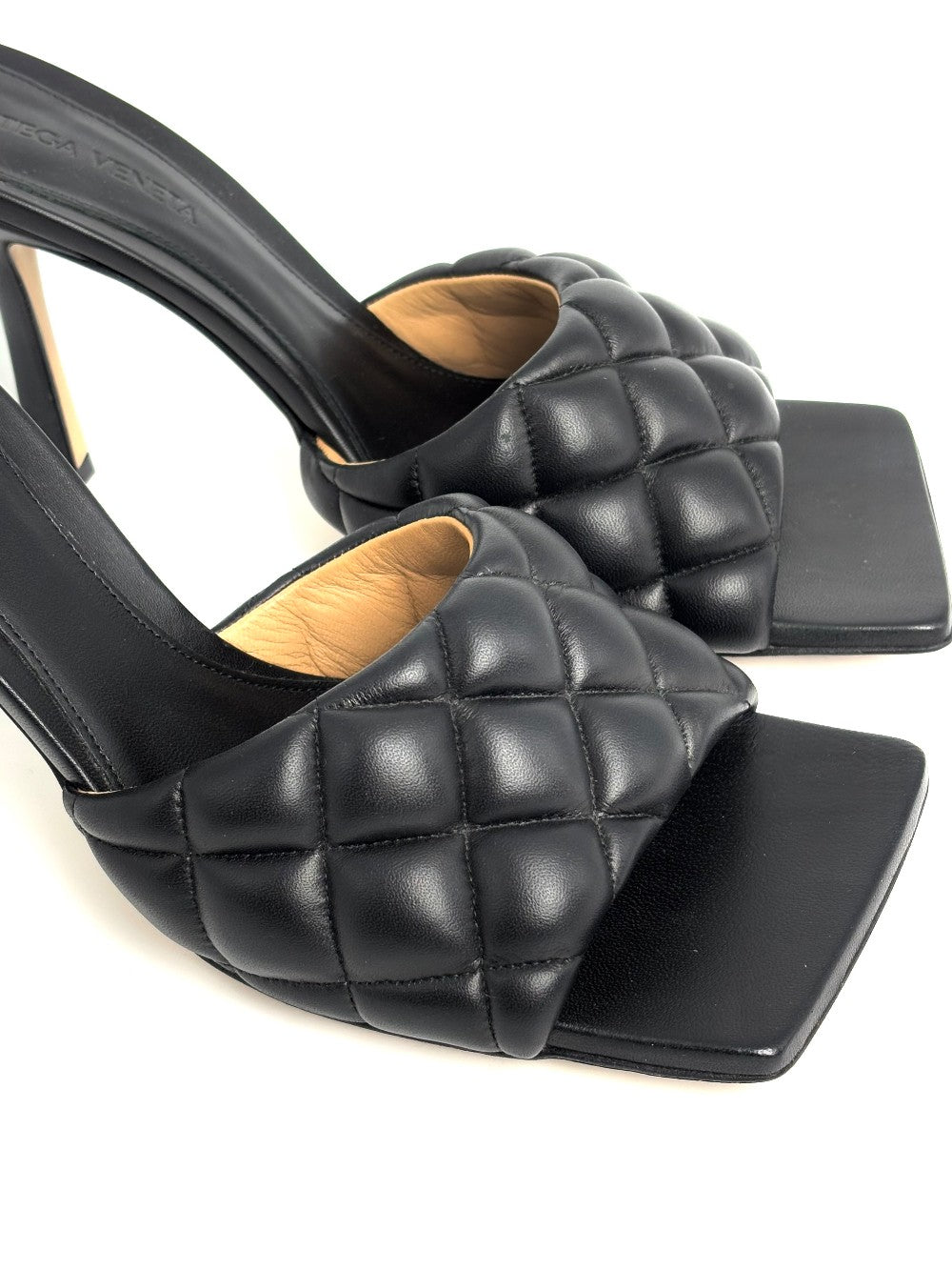 Brand New. Bottega Low Heel Black. 39|8323