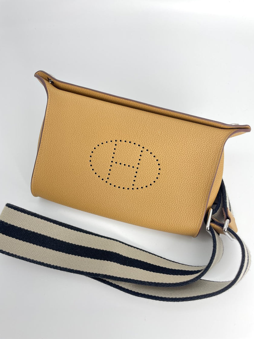 Brand New. Hermes Videpoches Beige Marfa. BAA009ZA|3484
