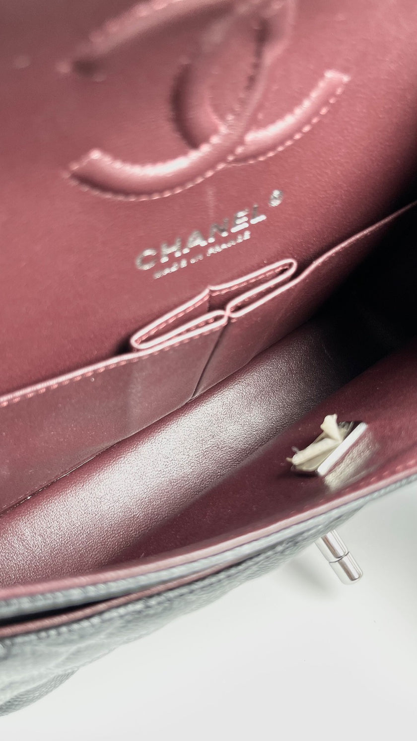 Like New. Chanel Small Flap Black Caviar SHW. EL251GK3|4189