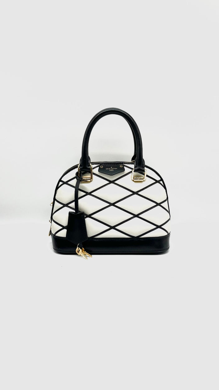 Preowned. LV Alma BB Malletage M23761 Lambskin Black/White GHW. MIcrochip|11971