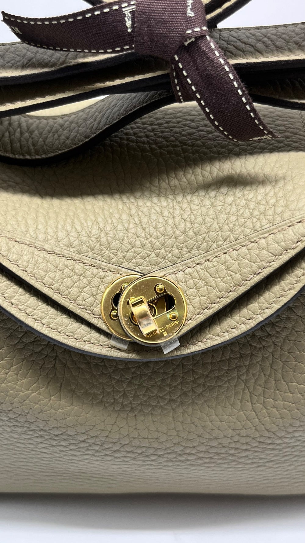 Like New. Hermes Mini Lindy Togo Beige Marfa. WMM24BV|9761