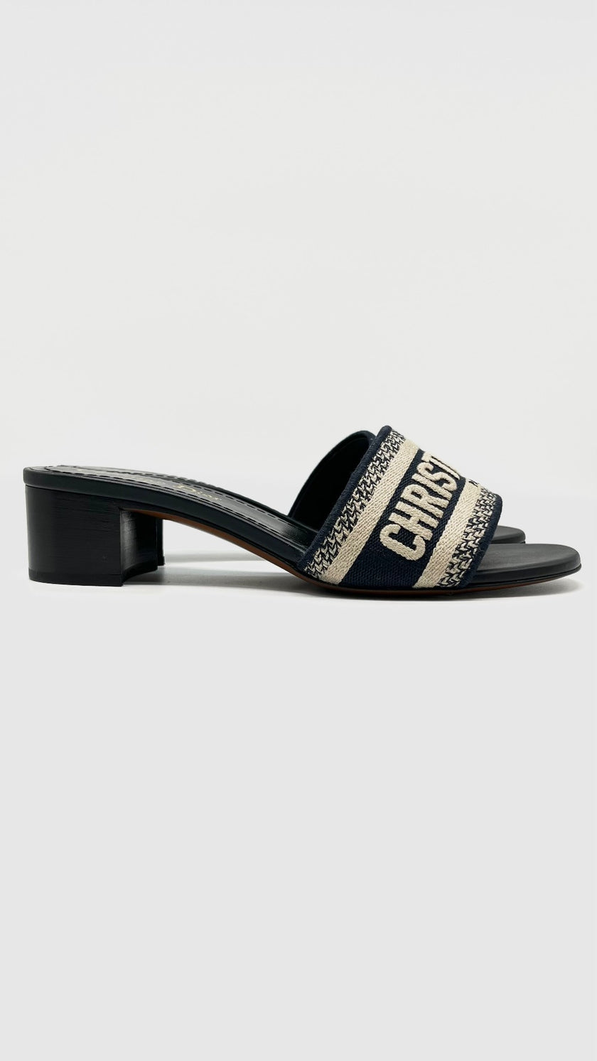 Unused. Dior Dway Sandal Deep Blue Embroidered.36.5|10531
