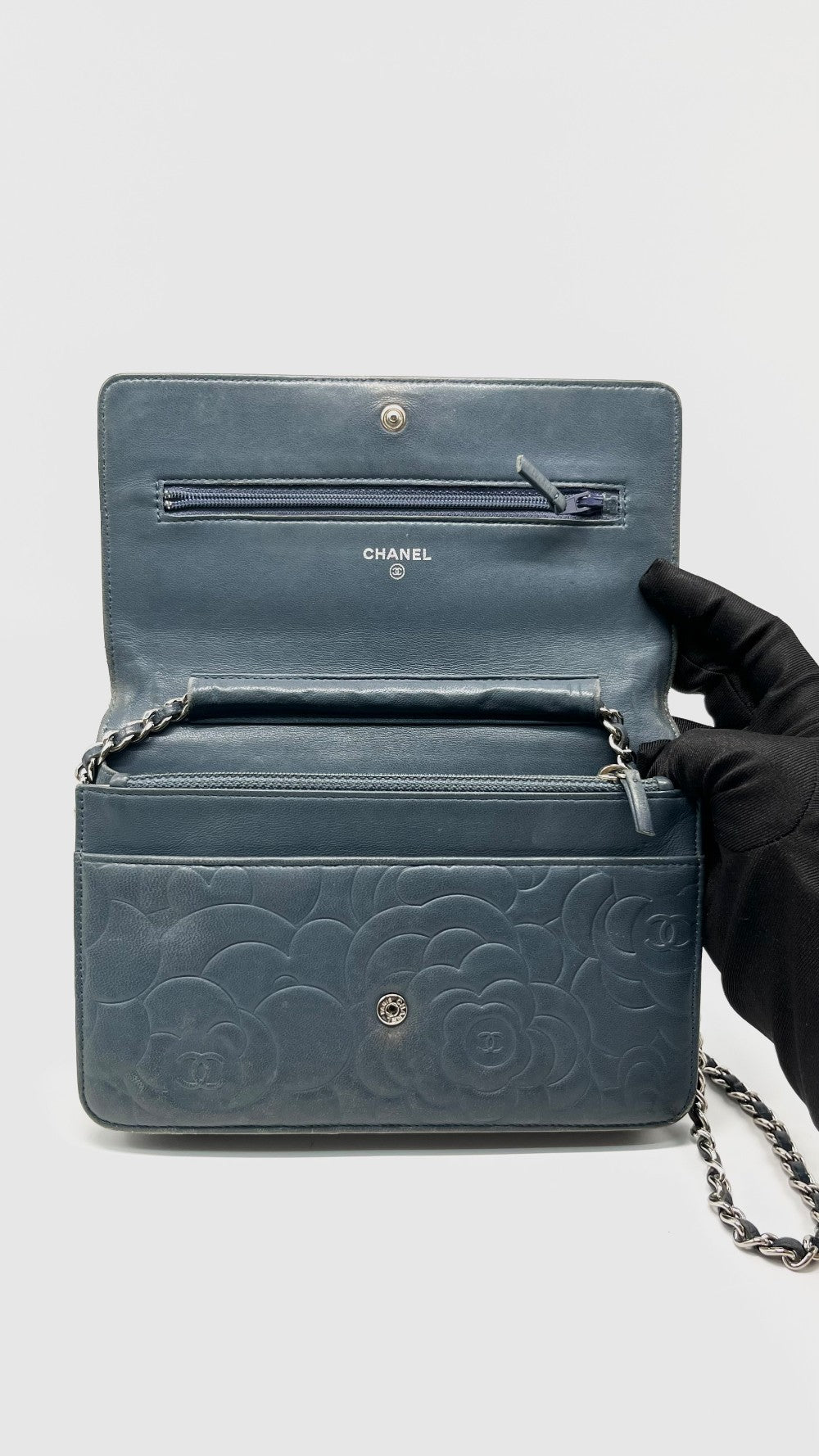 Preowned. Chanel WOC Camellia Embossed SHW. 17609485|15084