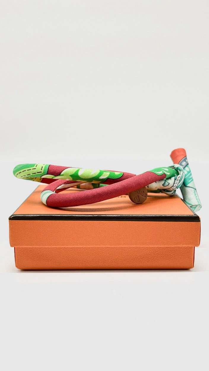 Brand New. Hermes Bride Silk Bracelet|9592