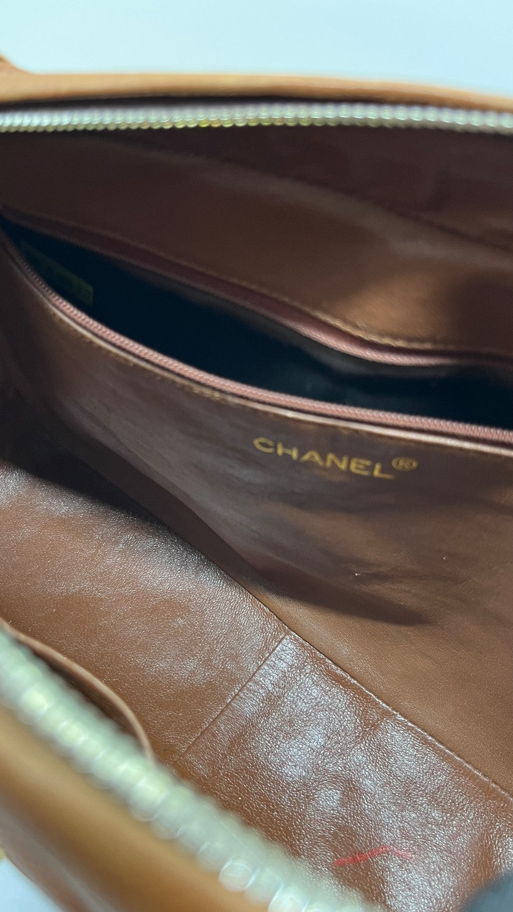 Preowned. Chanel Matelasse Quilted Caviar Camera Case Brown. 3179907|5755