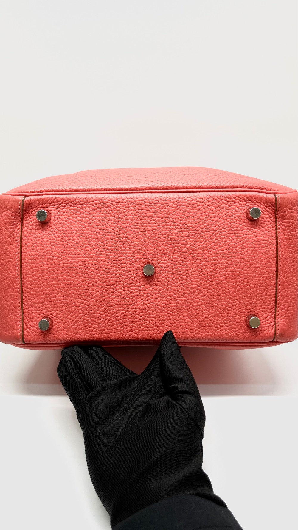 Preowned. Hermes Lindy 26 Rose Jaipur Togo PHW. XPY001BY|10489