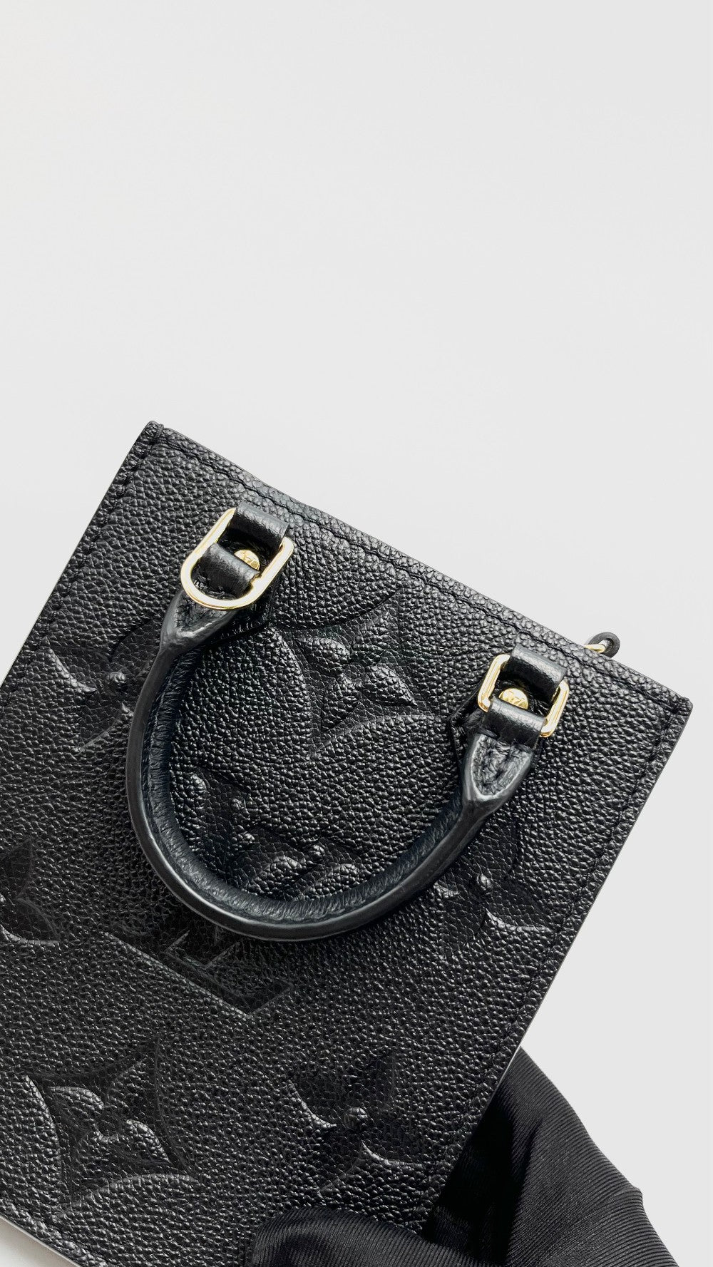 Like New. LV Sac Plat Petite Black Empreinte. Microchip|16507