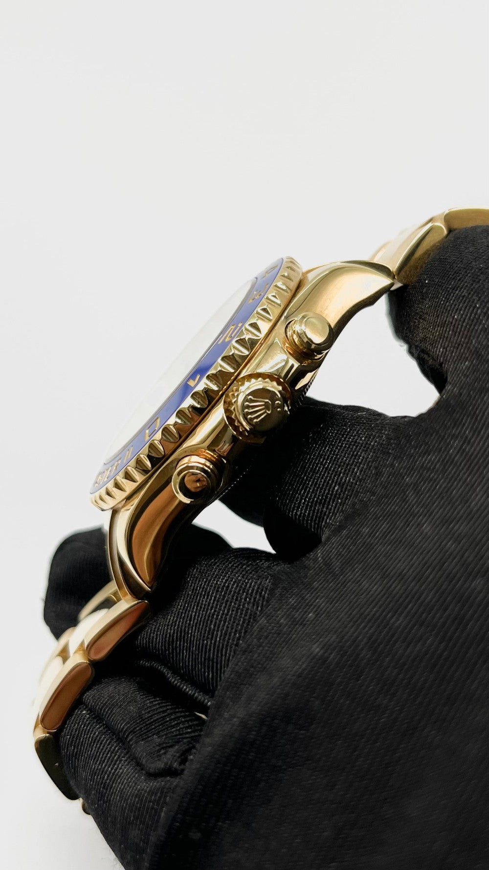 Preowned. Rolex Yacht-Master 2 Solid Gold 2016 44mm 11.5 Links|5653