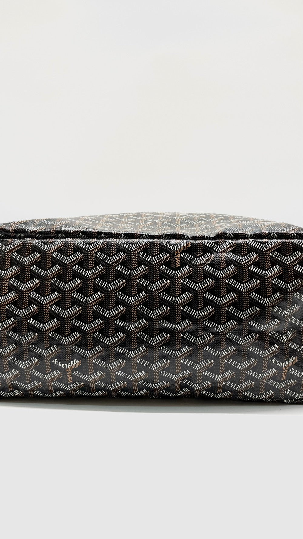 Brand New. Goyard St. Louis PM Black/Tan. CHN020251|10151
