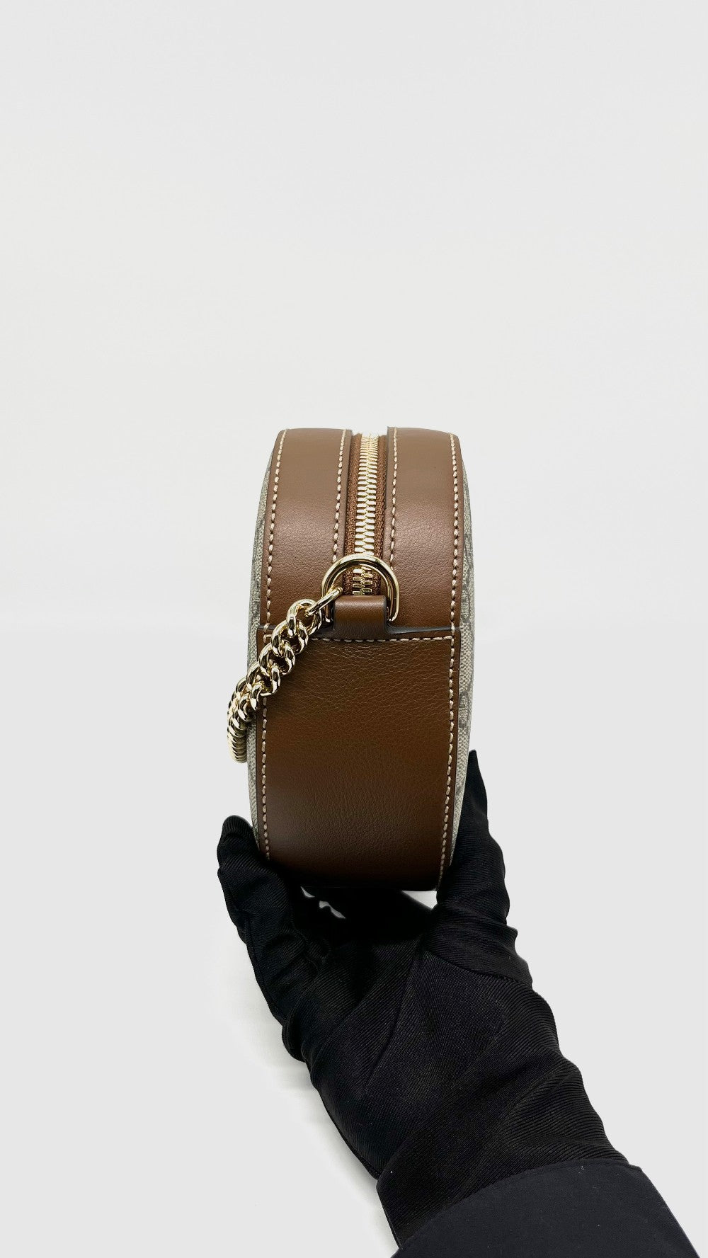 Like New. Gucci Supreme Camera Bag Beige/ Brown GHW|14190