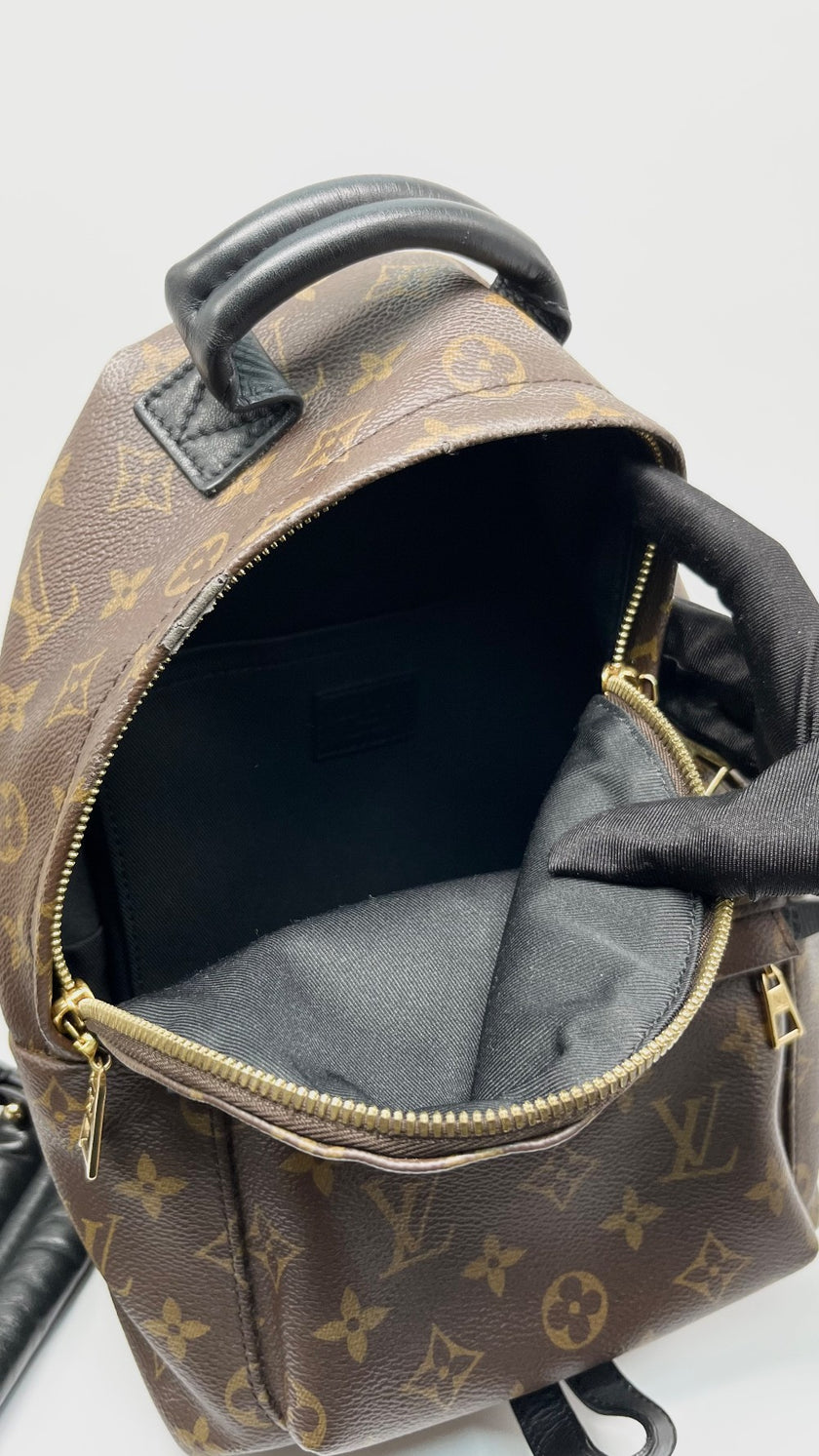 Preowned. LV Palmspring PM Monogram Backpack. CA0137|13592