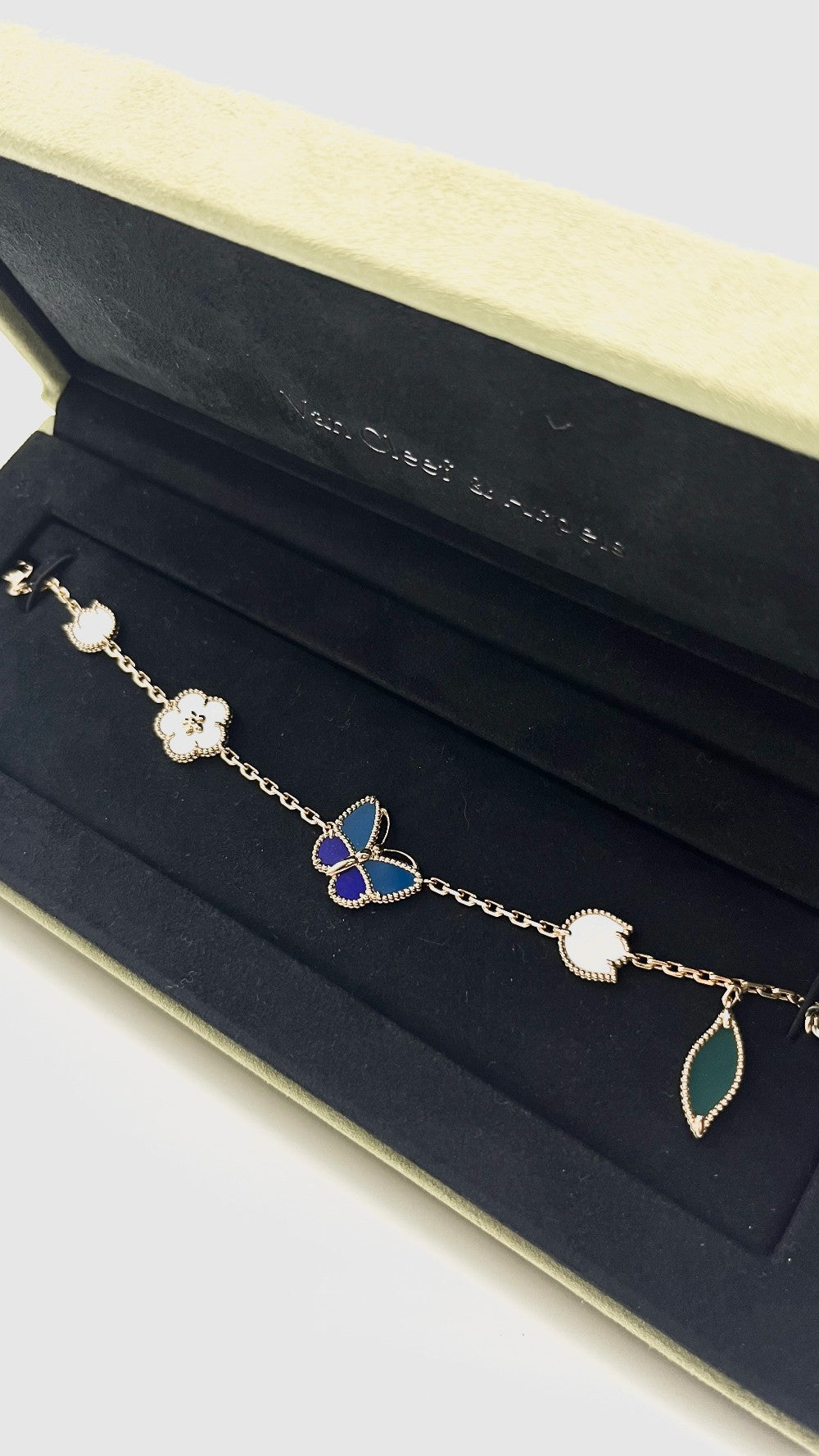 Brand New. VCA Lucky Spring Butterfly 5 Motifs 18k YG Agate, Lapis Lazuli MOP. JF849399|15638