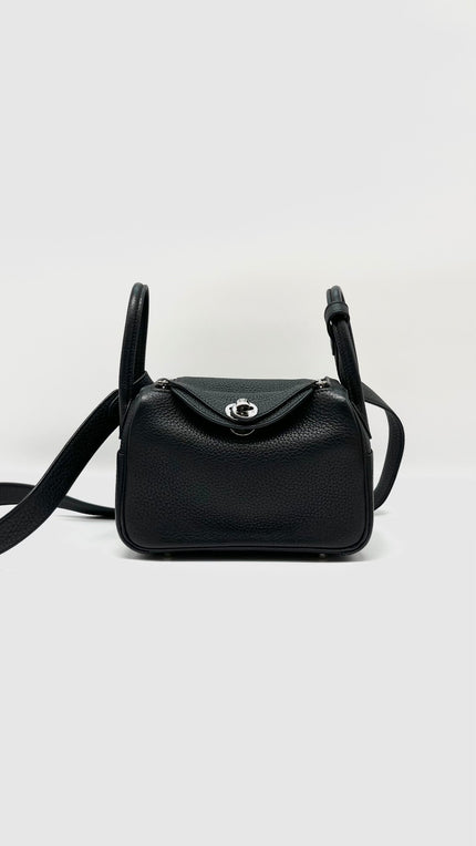 Preowned. Hermes Mini Lindy Noir Togo PHW. WTI324HY|9241