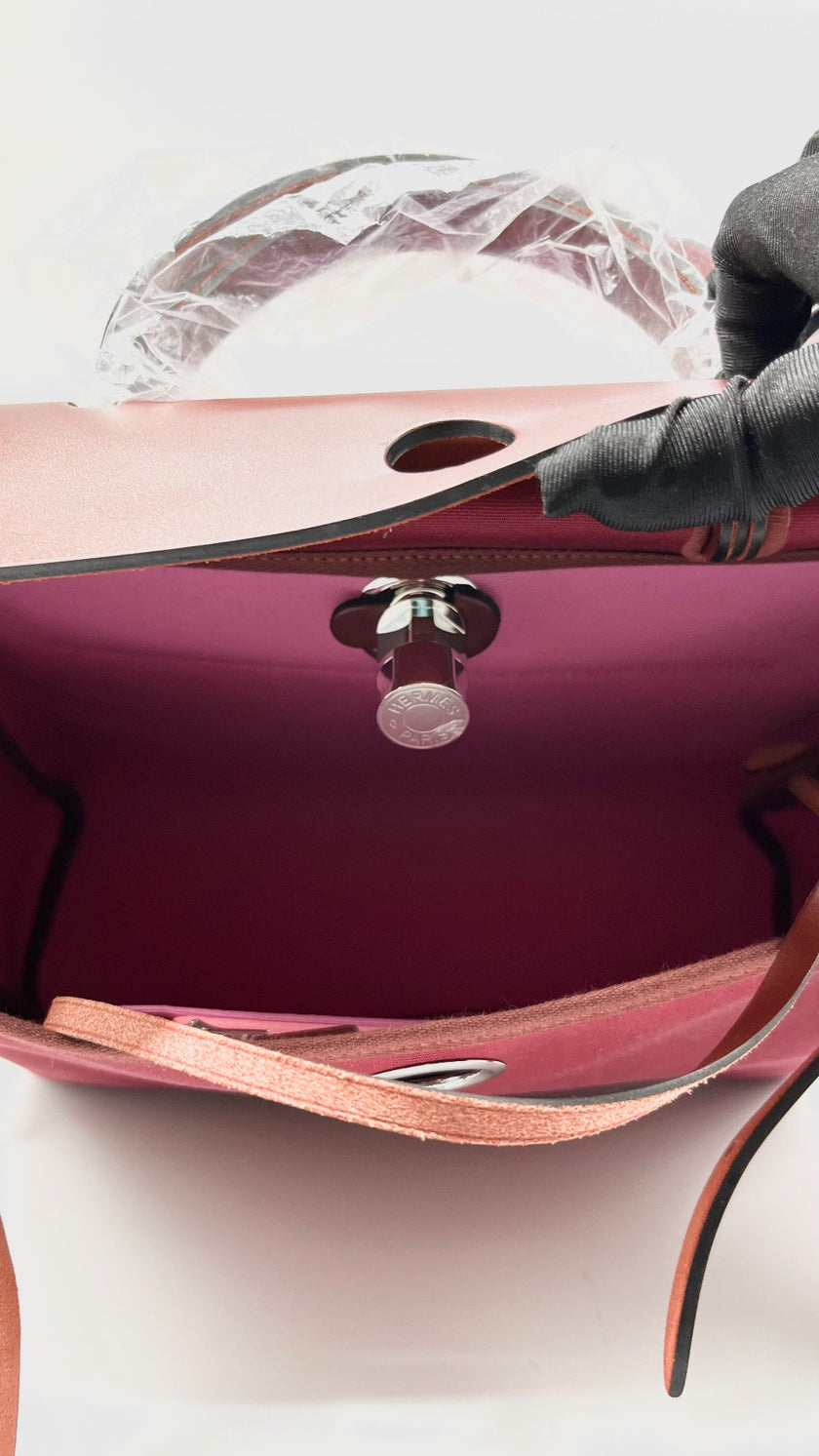 Brand New. Hermes Herbag 31 Rubis/ Bubblegum Verso PHW. UMN009KD|9809