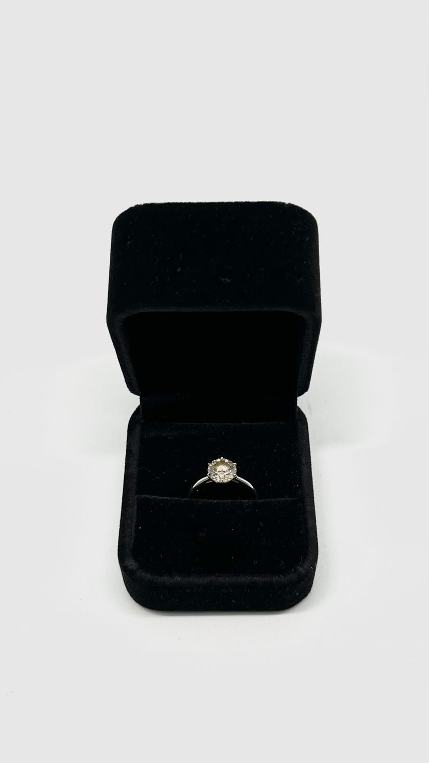 Preowned. Round Brilliant Diamond Ring 18K white gold VS-SI Clarity L Color 1.63 CT. Size 6|9391