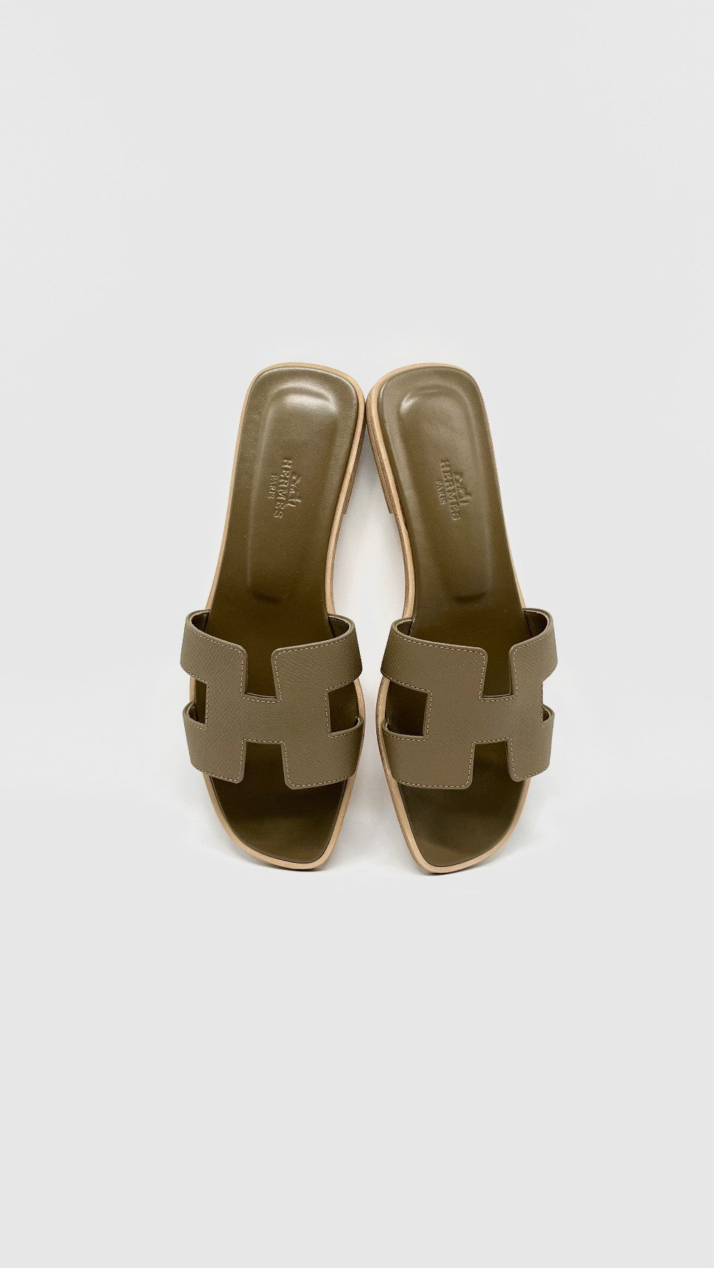 Brand New. Hermes Oran Etoupe. 38|10572