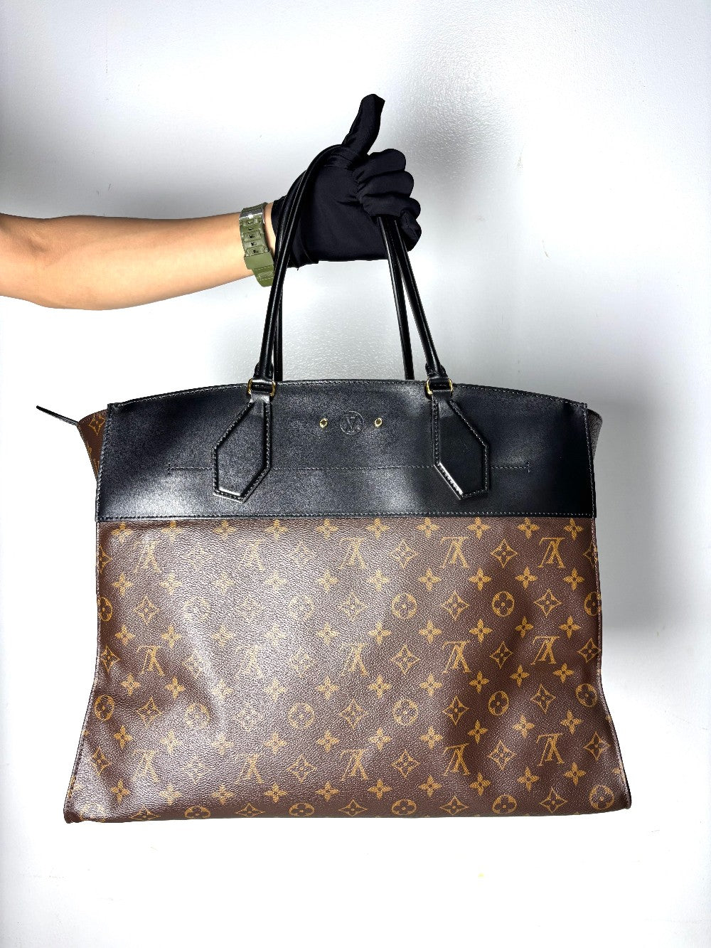Like New. LV City Steamer XXL Mono. DU3139|11842