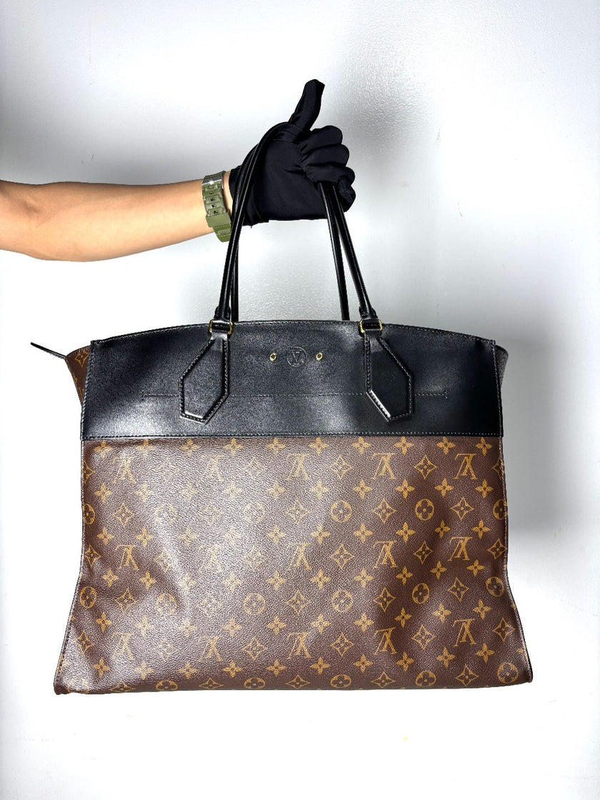 Like New. LV City Steamer XXL Mono. DU3139|11842