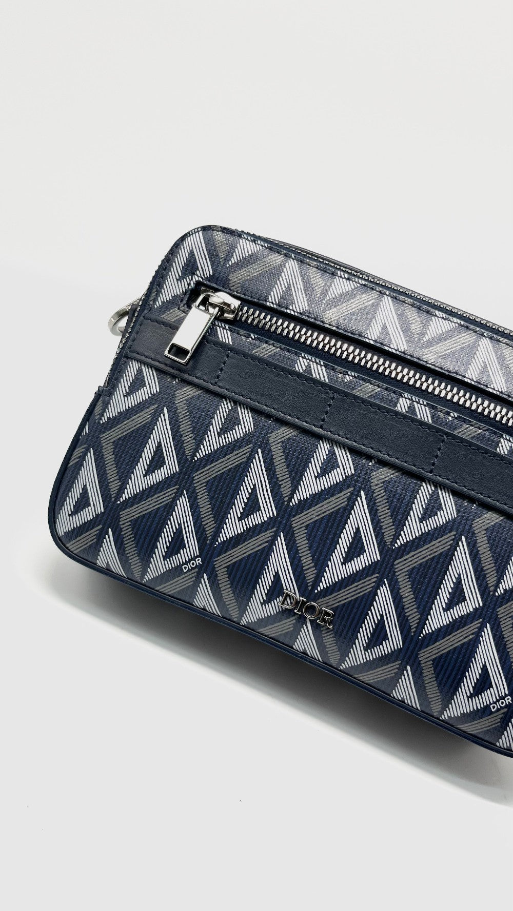 Like New. Dior Safari Messenger Co Diamond Dark Blue|13121