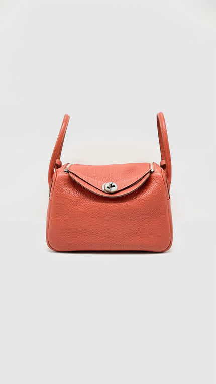 Preowned. Hermes Lindy 26 Capucine Togo PHW. TAD001AY|14999