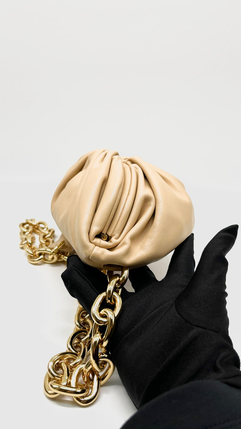 Unused. Bottega Chain Pouch Belt Bag Beige. GHW|13401