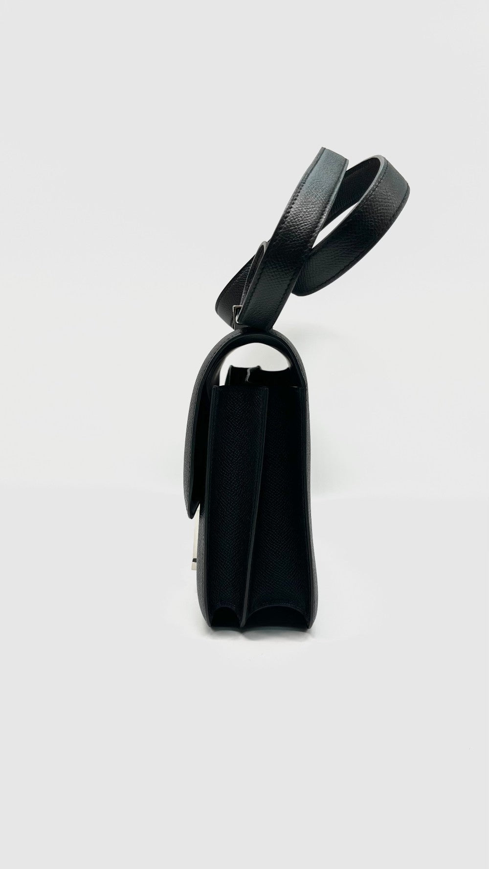 Like New. Hermes Constance 24 Black Epsom PHW. CHT917FT|15412