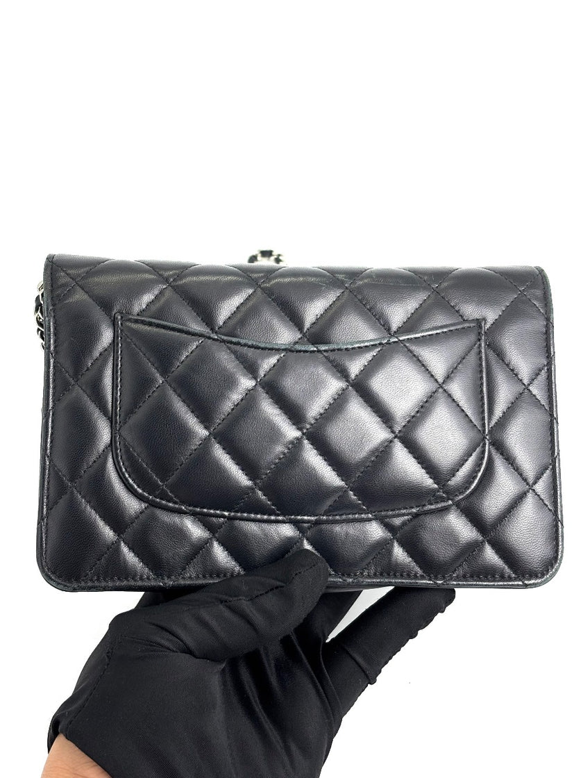 Preowned. Chanel WOC Black Lamb. 27800839|4109