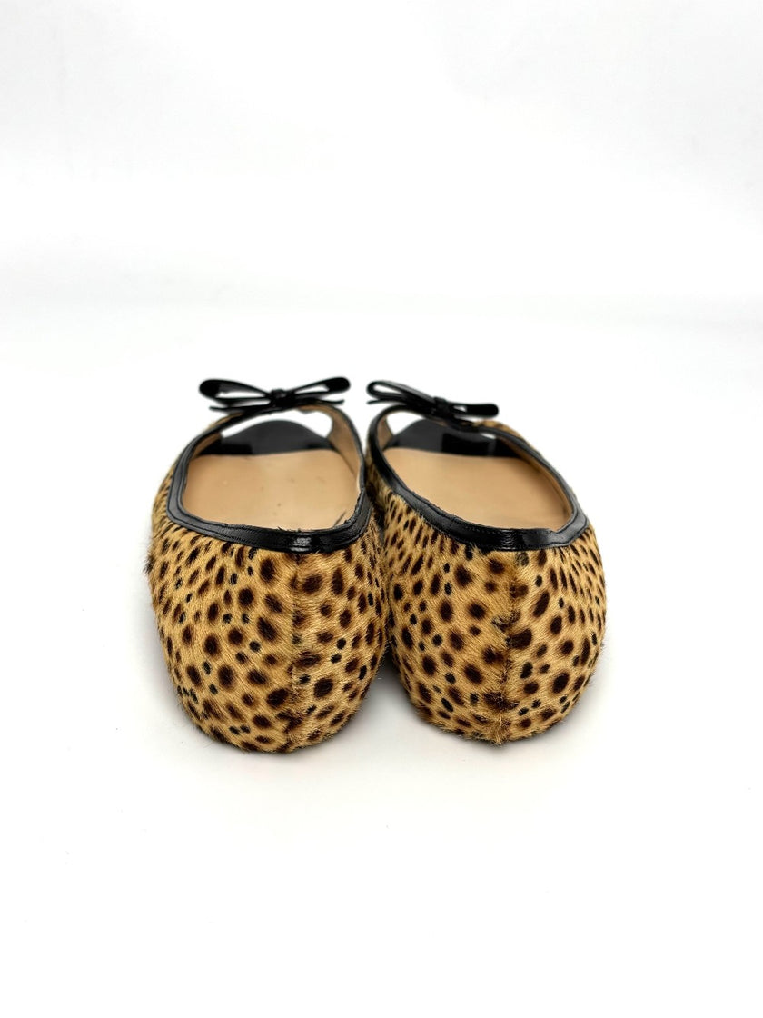 Like New. Louboutin Flats Leopard. 35|10740