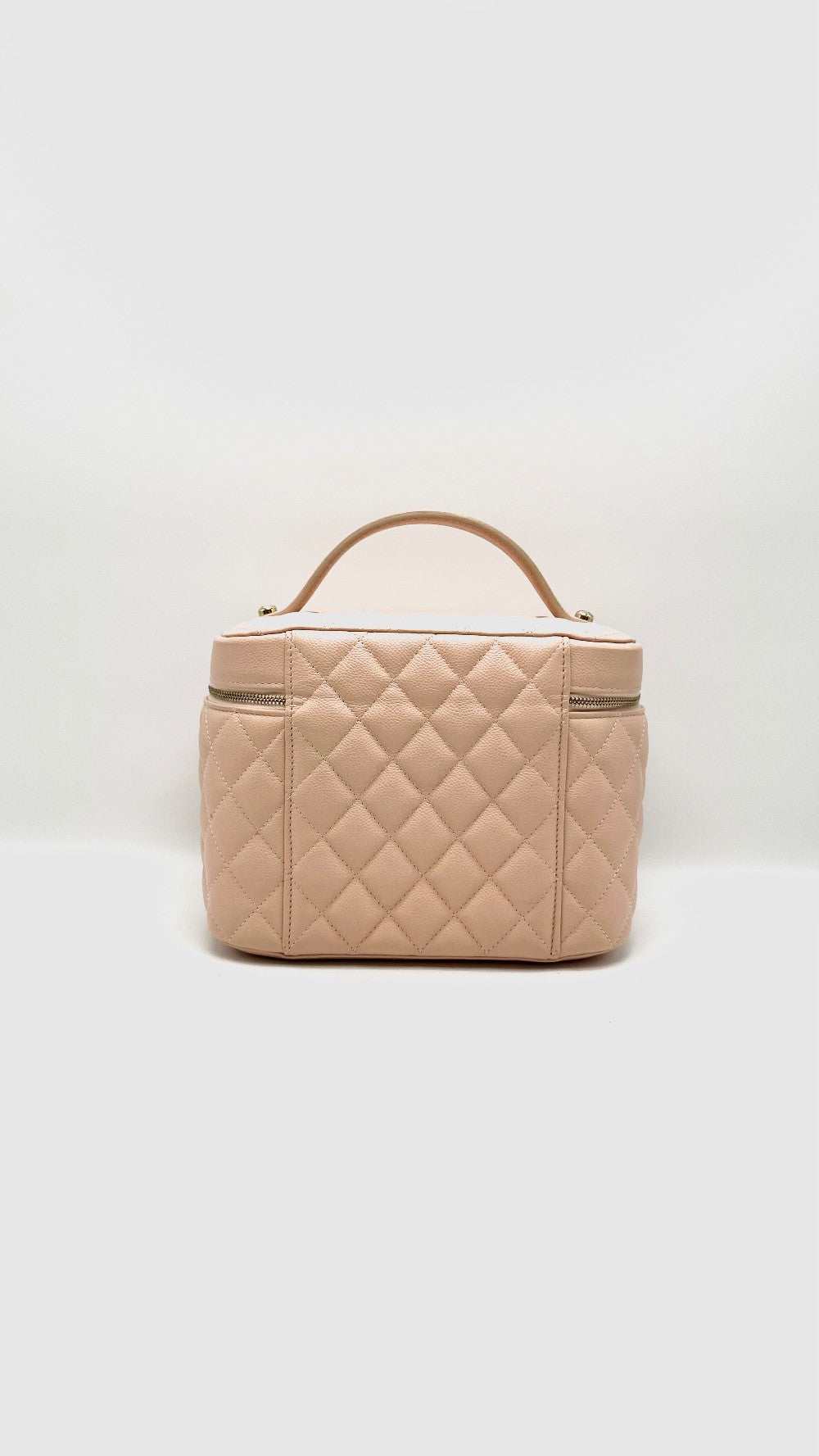 Like New. Chanel Large Vanity Pouch Caviar Pink GHW. KTCAAX24|15815
