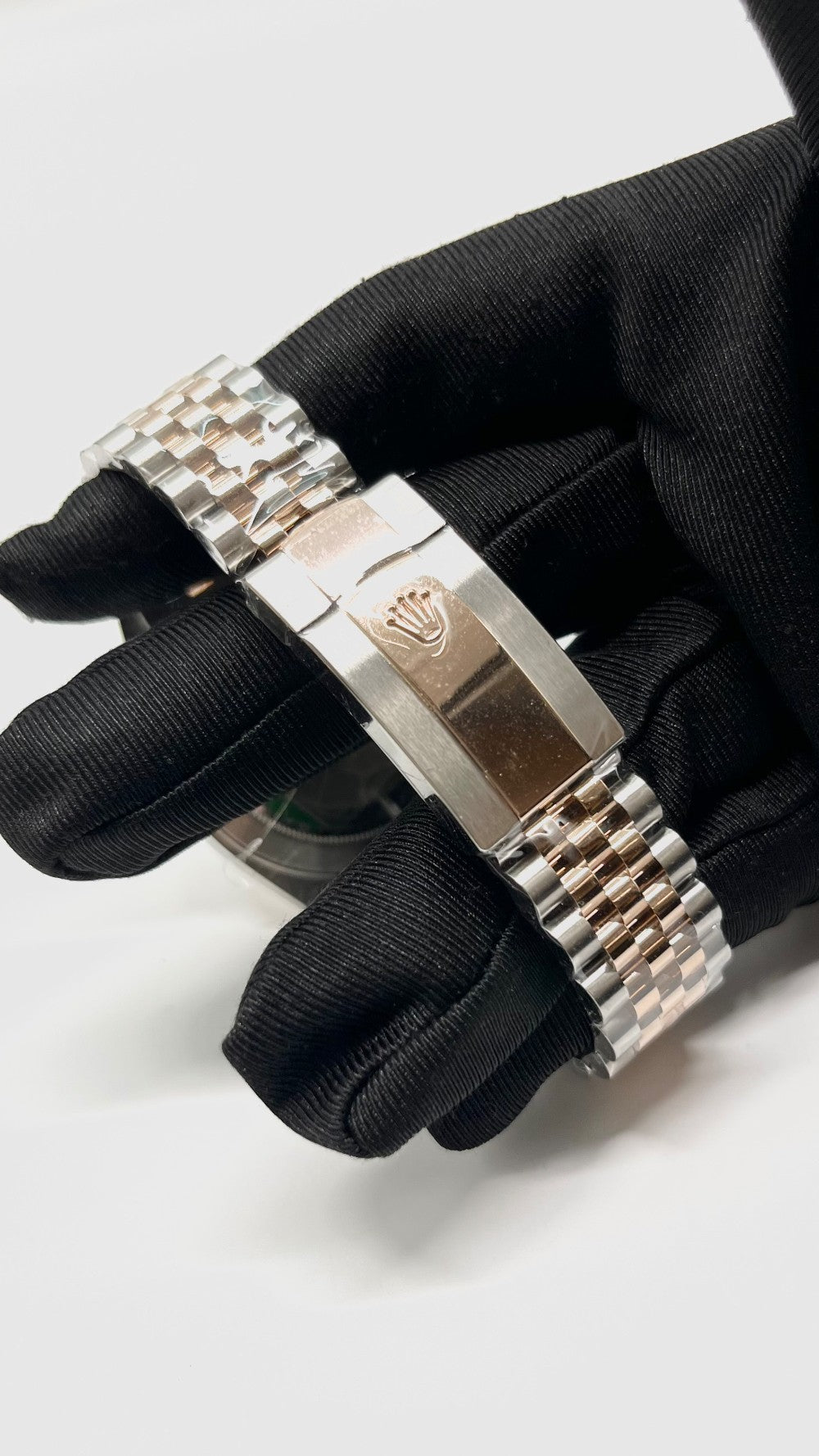 Brand New. Rolex Datejust 41 Sundust Dial w/ Dias RG/Steel Jubilee 2025 22 Links.|11495