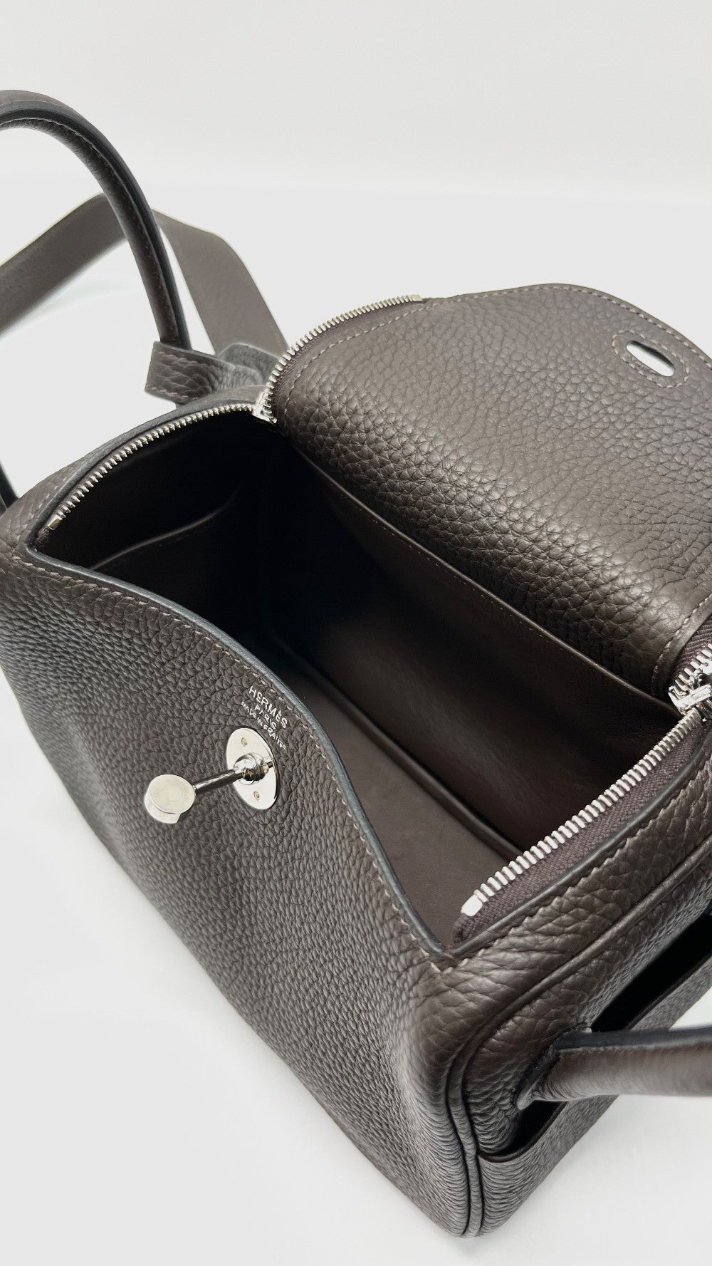 Like New. Hermes Mini Lindy Togo Ebene PHW. DCT382NN|13041