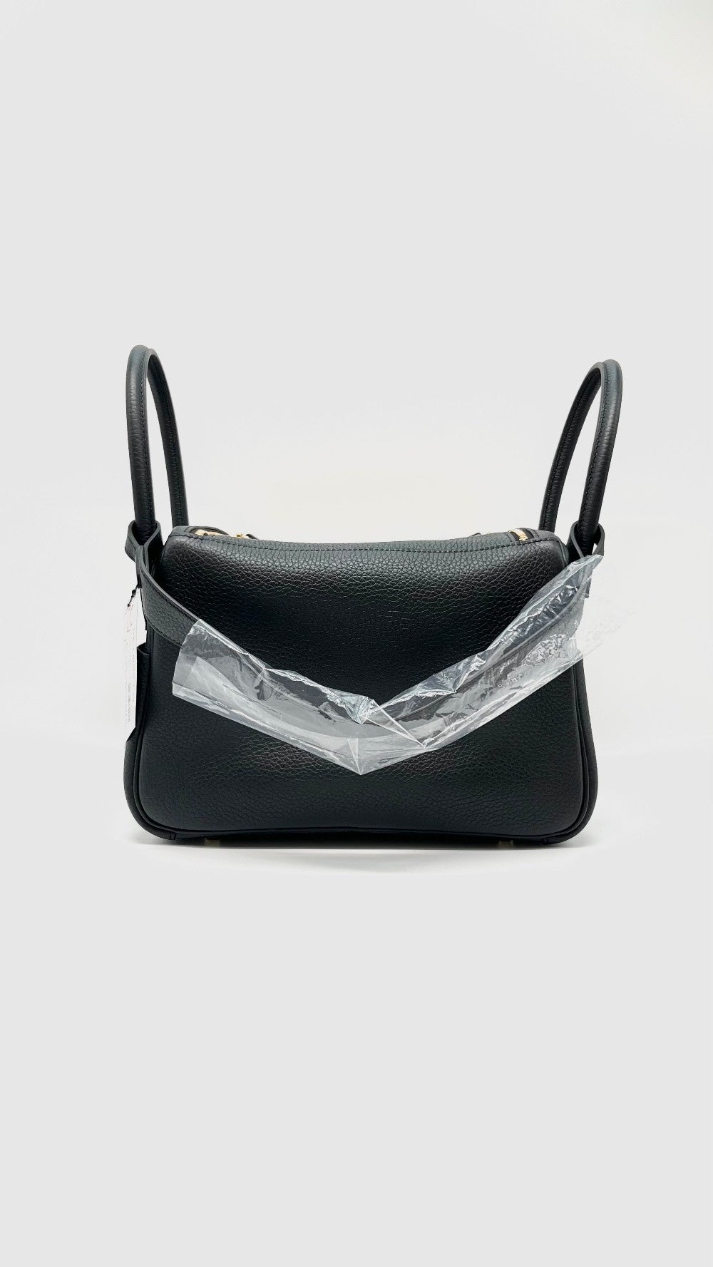 Brand New. Hermes Lindy 26 Black Togo GHW. KMM984DD|10238