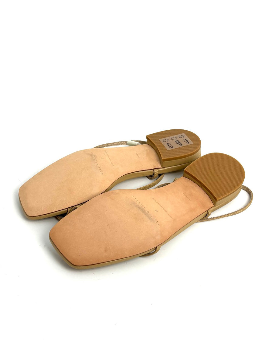 Brand New. Studio Amelia Thongs Beige. 37|11687