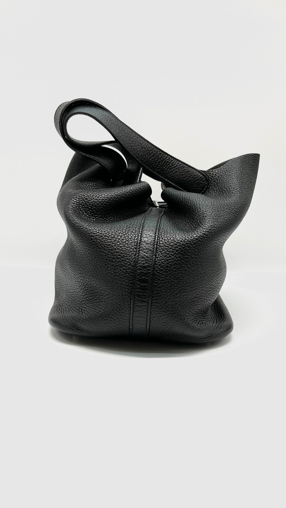 Preowned. Hermes Picotin 26 Noir Clemence PHW. P Square VP|9276