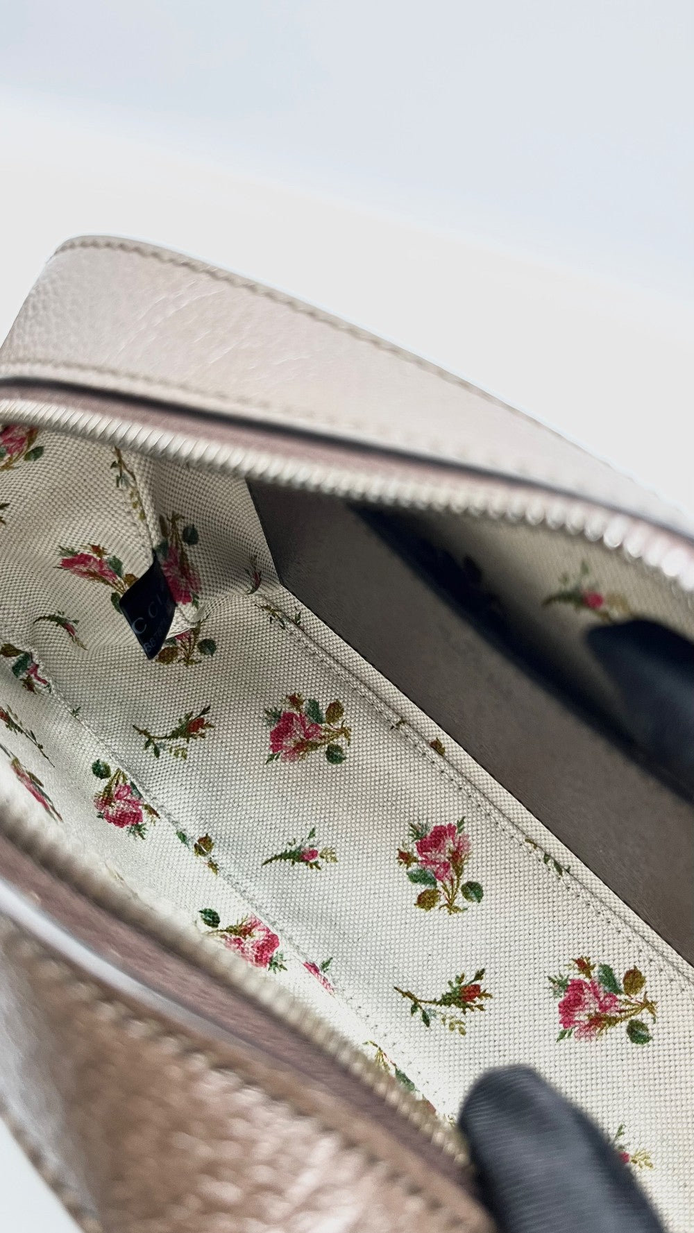 Like New. Gucci Neo Vintage GG Supreme Camera Bag Monogram Brown GHW|14918