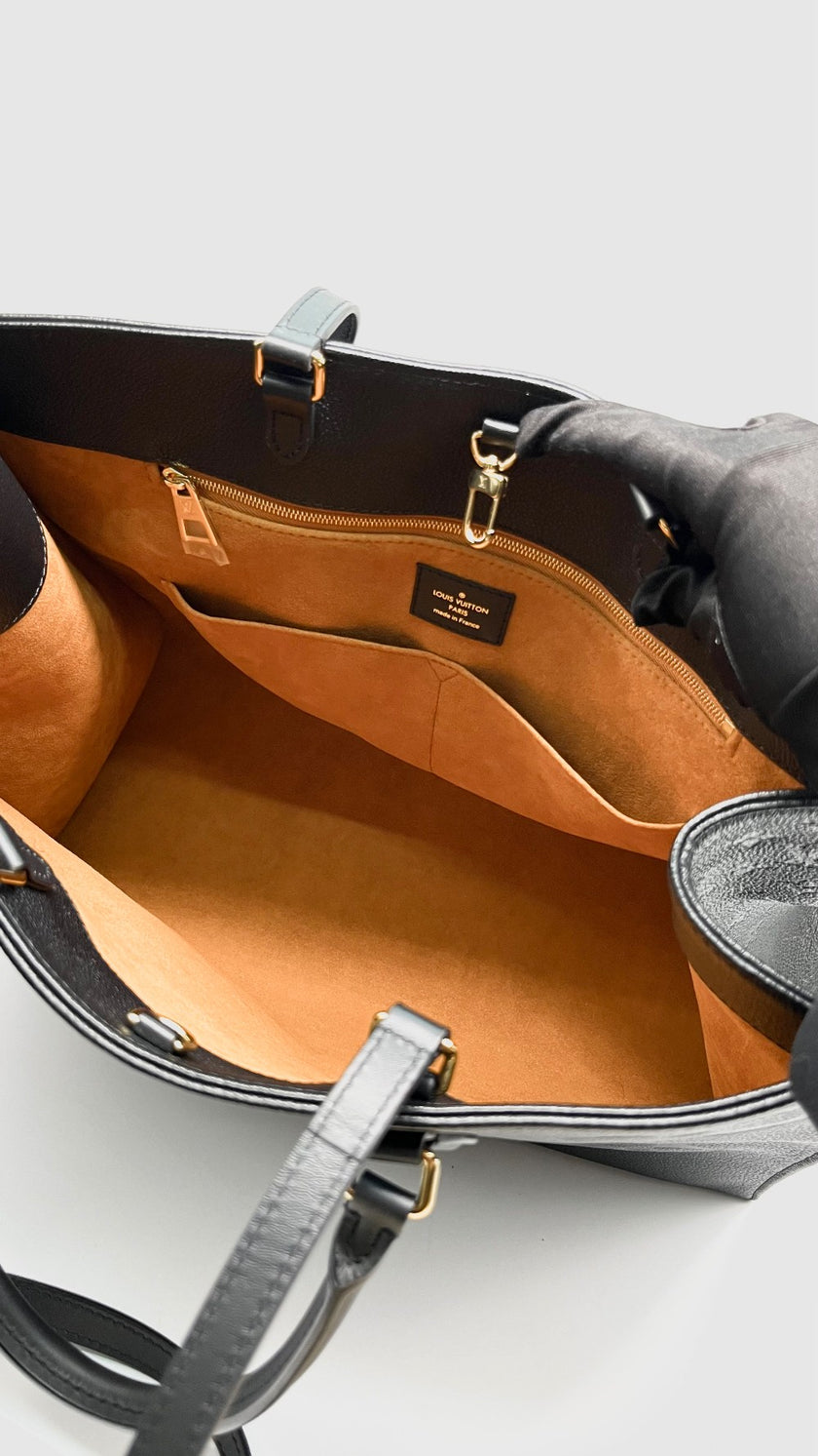 Like. New LV OTG Mono Black. MCHP|13420