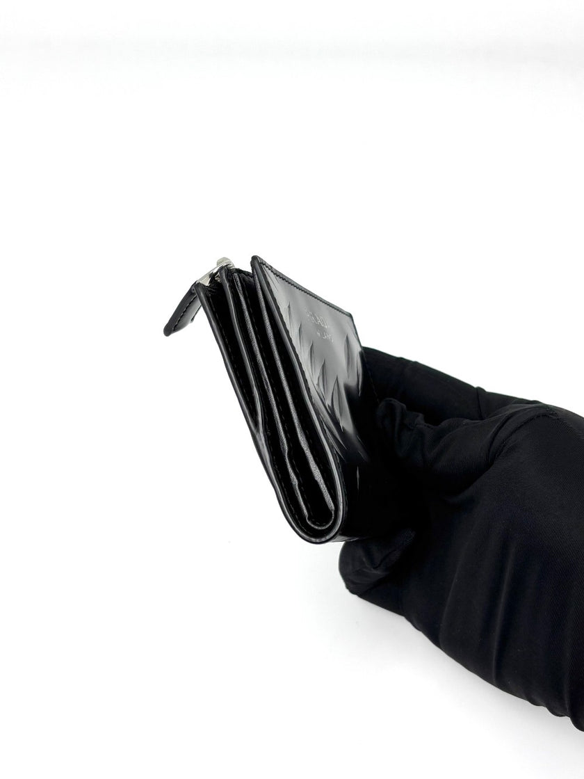 Brand New. Prada Bifold Wallet Black Calfskin|7203