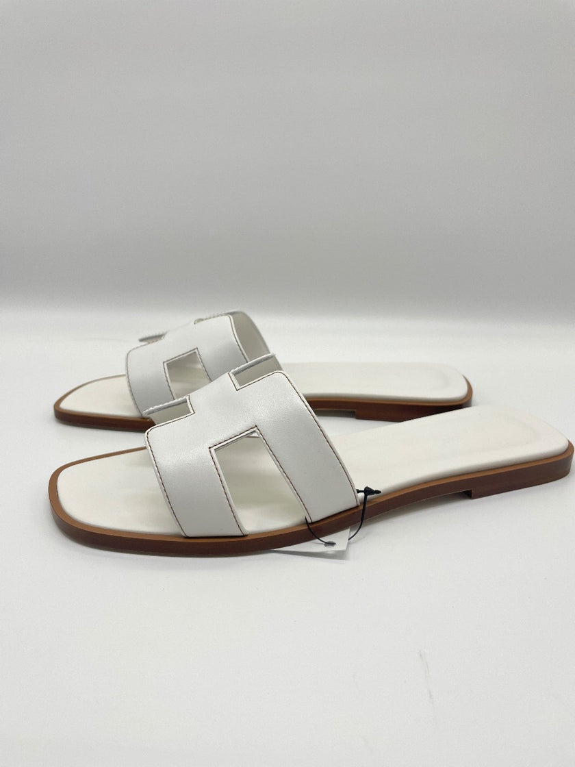 Brand New. Hermes Oran White. 38|9108