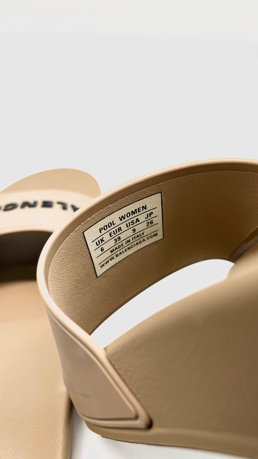 Preowned. Balenciaga Slide Beige. 39|10387