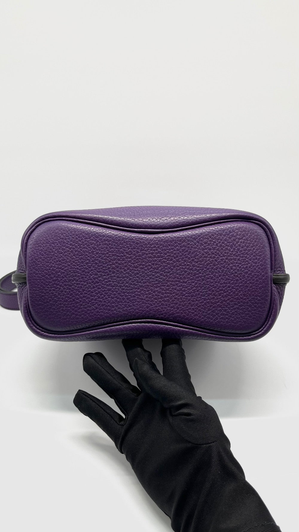 Preowned. Hermes So Kelly 22 Ultraviolet/Bleu Obscure Clemence PHW. Sqaure Q56|15025