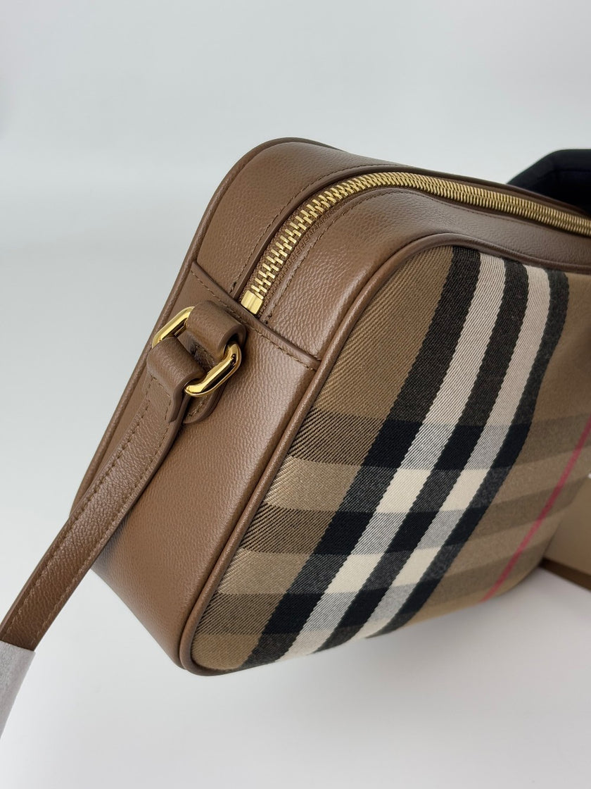 Brand New. Burberry Camera Bag Brown|6342