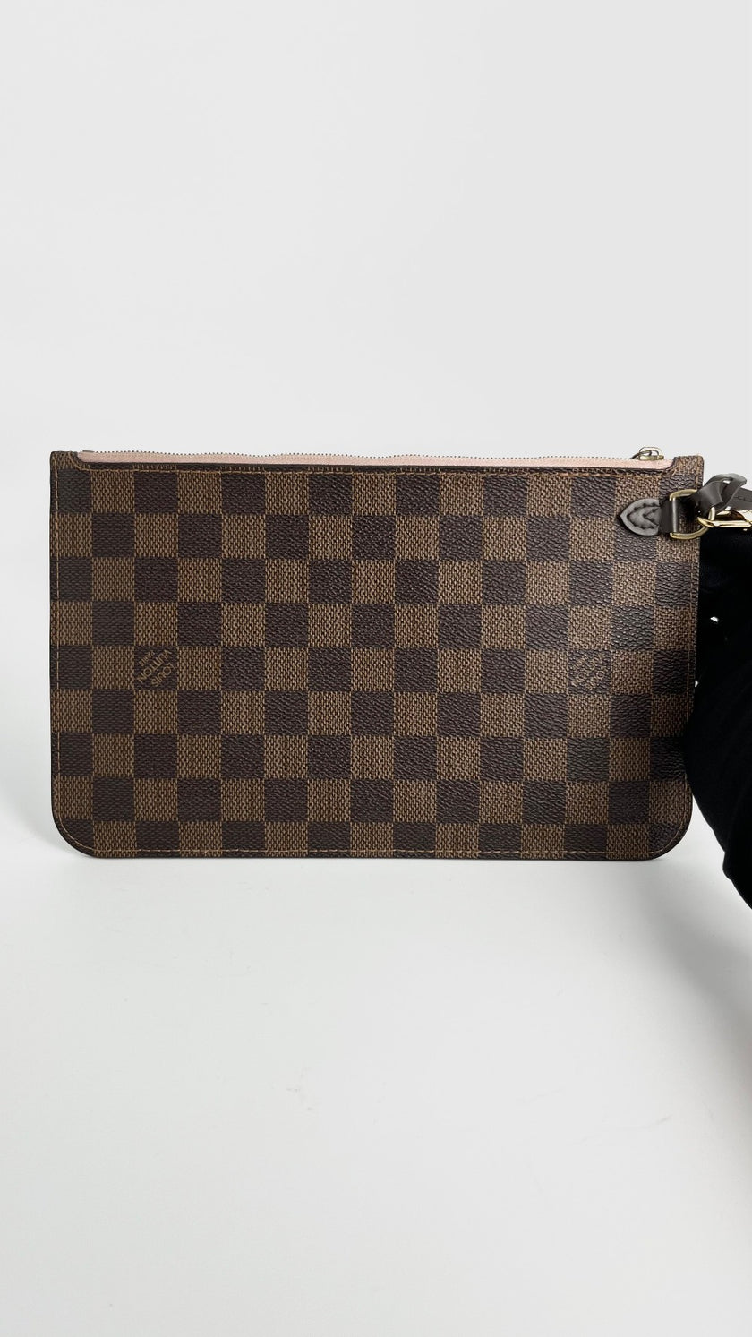 Preowned. LV pouch Damier. FL0199|4712