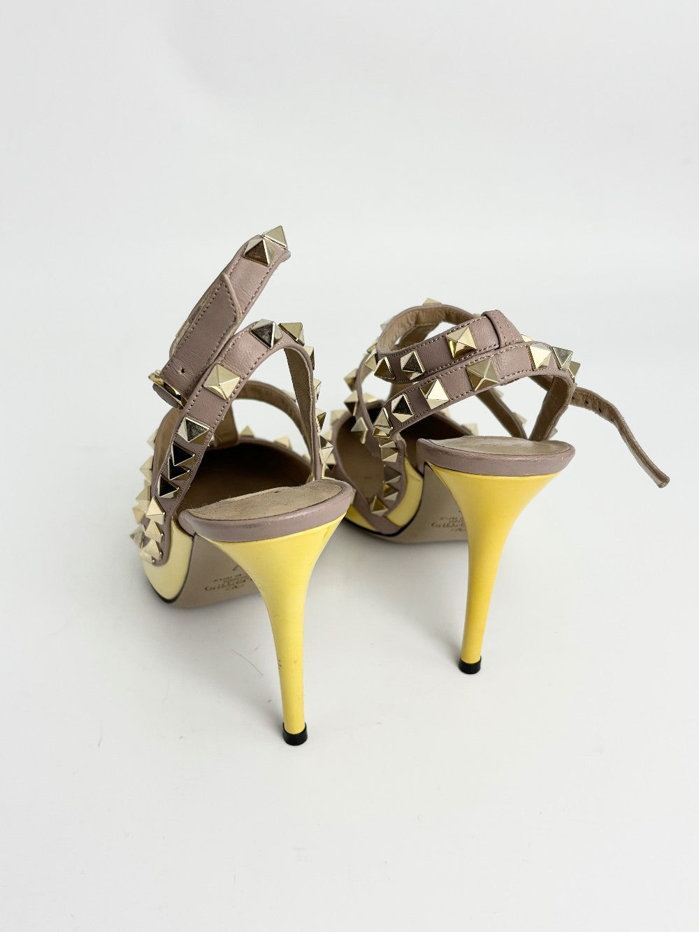 Brand New. Valentino Heel White. 37|12639